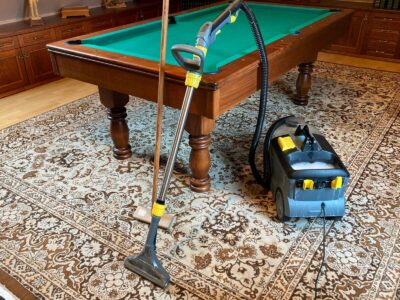 Strojové čištění koberců